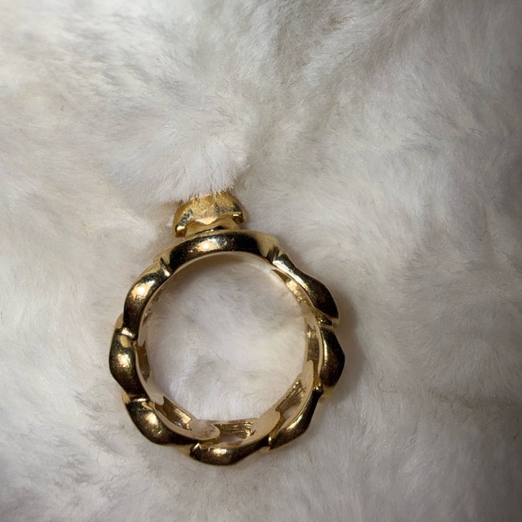 Marc by Marc Jacobs Katie Turnlock Gold-tone Ring - Picture 5 of 9